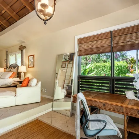 Private and spacious Princeville cottage