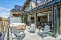 NEW LUXURIOUS RIVERFRONT DOWNTOWN TOWNHOME 4 BED 2.5 BA W/ HOT TUB - 4-Star
