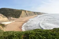 Entire villa with swimming pool and padel court, near the beach. 14 people. - Huvilat