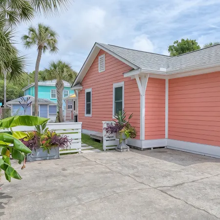 Couples love this sweet thing, just a block to the beach