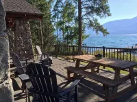 The Most Beautiful House on Flathead Lake - NW Travel Magazine 'Best Waterfront' - 4-Sterne