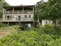 Sparkling Waterfront Gem, Spectacular Views, Private Beach, Great for Kayaks - 4-Star
