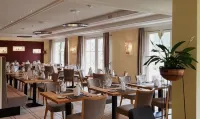 Typically Swiss Hotel Altana - parking