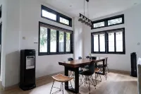 Casuarina Villa Bandung - Vila