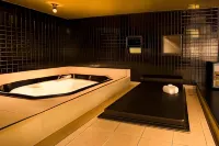 Tout Motel (Adults Only) - Jakuzi