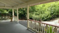 Lokahi Lodge - parking