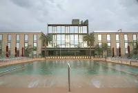 Howard Johnson by Wyndham Resistencia La Ribera - Pool