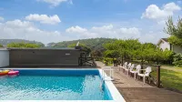 Taean the Nature and Lake Pension - Apartments