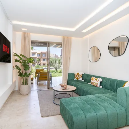 3 bedrooms, large pool, private garden