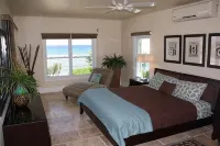 OCEANFRONT LUXURY VILLA, 4900sf, 4br, 4bth, billiards and Gym - Wifi