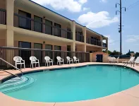 Jameson Inn Conyers - Parking