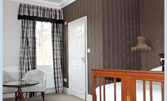 The Lodge - Housity