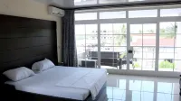 Metro Hotel