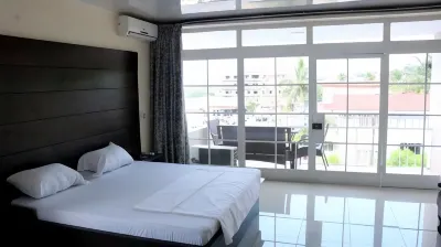 Metro Hotel Hotels near British Council