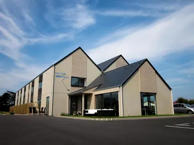 Gold Beach Hotel & Residence Hotels in Crepon