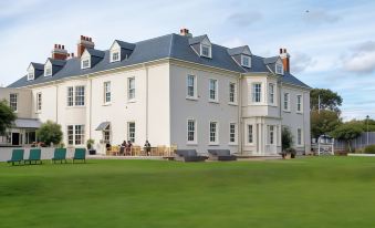 Moonfleet Manor - A Luxury Family Hotel