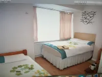 Room in Guest Room - Tiny Single Shared Bathroom Room Ssbyr
