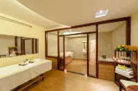 Royale Chulan the Curve - Business