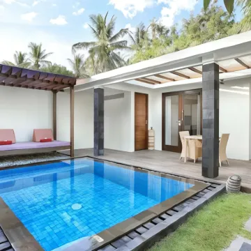 Aston Sunset Beach Resort - Gili Trawangan Hotels near Surf Point Bongkas