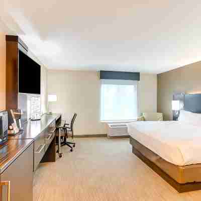 Holiday Inn Express & Suites Bethlehem Rooms