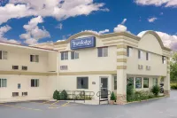 Travelodge by Wyndham Lima Oh Hotels in Lima