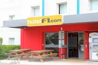 Hotelf1 Orange Centre Echangeur A7 A9 Hotel di Uchaux