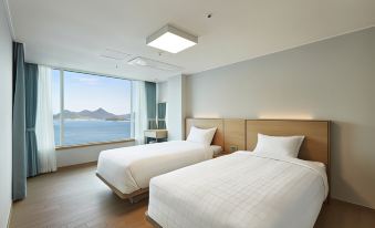 Kumho Tongyeong Marina Resort - Housity