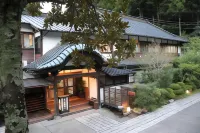 Temple Lodging Shukubo Kakurinbo Các khách sạn ở Minobu