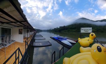 River Hill Side Resort