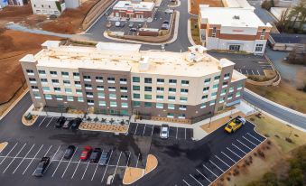 Holiday Inn Express & Suites Charlottesville