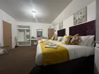 OYO 4 Sisters Inn Hotels near River Witham