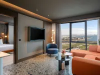 Mövenpick Hotel Istanbul Marmara Sea Hotel dekat Galleria Shopping Mall