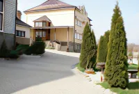 Монест (бывш. Корона)