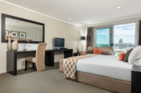 Hotel on Devonport Hotels near Business Estate