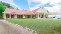 Arum Hill Lodge - Bed and Breakfasts
