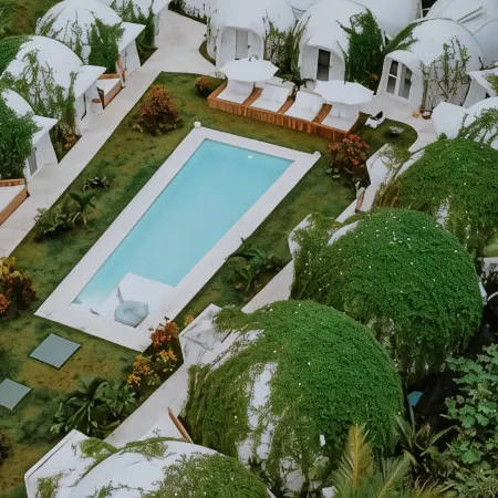 Igloo Beach Lodge