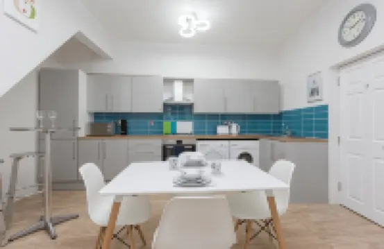 Townhouse Plus @ 40 West St