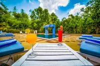 Lemon Tree Wildlife Resort, Bandhavgarh - Pools