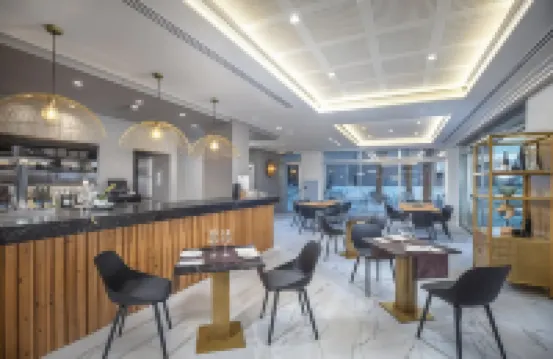 Blue Line Apartment Hotel