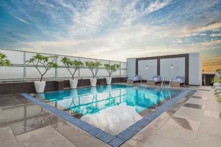 Country Inn Suites by Radisson Gurgaon Sector 12 Отели рядом со станцией Gurgaon Railway Station