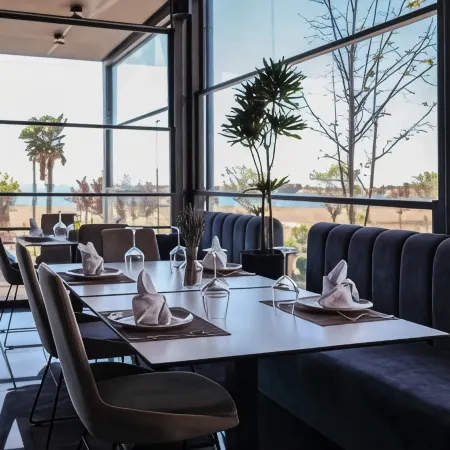 Hotel Frojd - Beach Front Resort