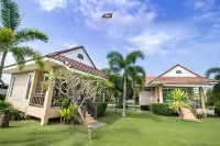 Reuan Chom Dao Resort Hotels in Chom Bueng