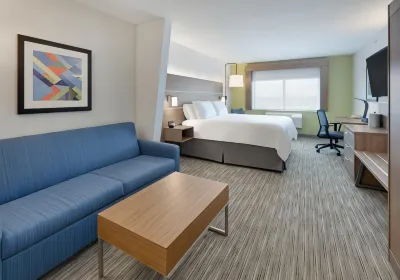 Holiday Inn Express & Suites San Antonio NW Near Seaworld