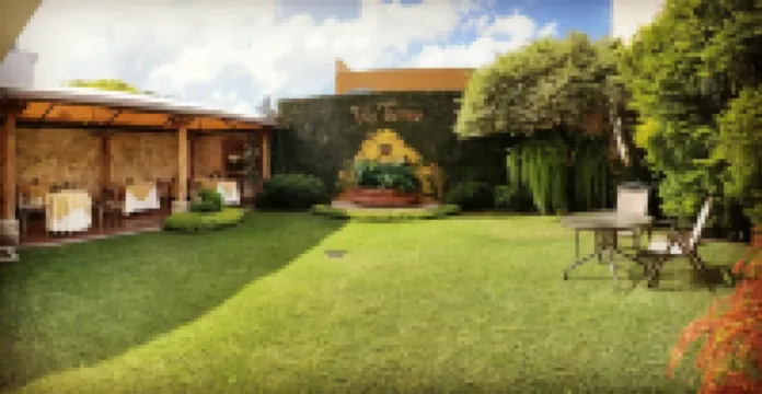 Hostal Villa Toscana Hotels near Zona 13