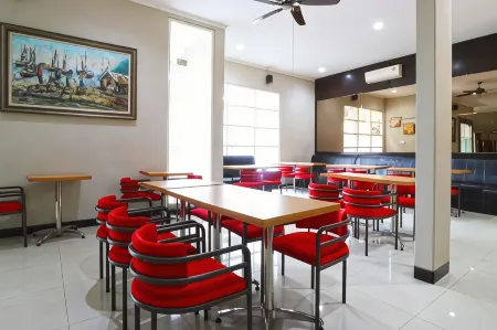 Chiaro Hotel Syariah Отели в г. Sidoarjo