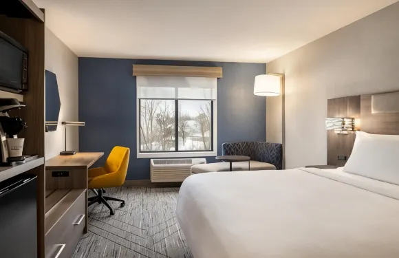 Holiday Inn Express 錫拉丘茲機場