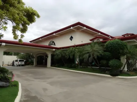 Citystate Asturias Hotel Palawan Отели рядом с достопримечательностью «Палаван Уайлдлайф Рескью энд Консервейшен Сентер»