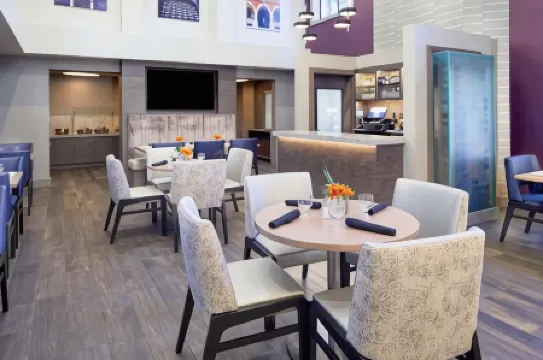 DoubleTree by Hilton Hotel Atlanta-Alpharetta