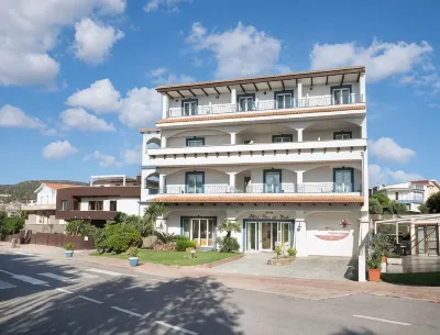 Hotel Rosa dei Venti Hotels in Lu Bagnu