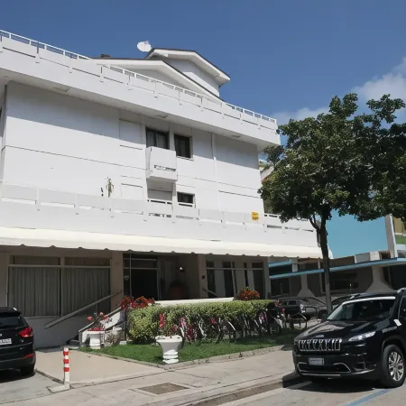 Hotel Pigalle Отели рядом с достопримечательностью «Фаро»